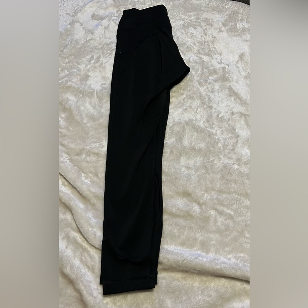 Black athletic leggings